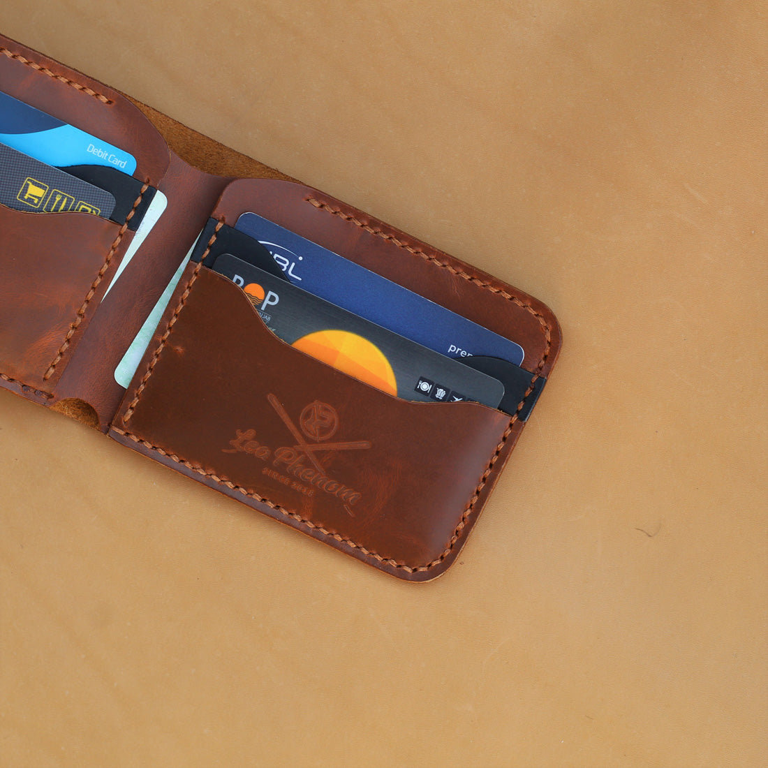 محفظة B2-BIFOLD (بني)