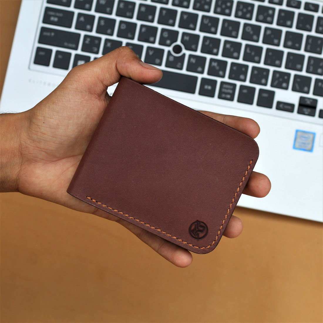 محفظة B6-BIFOLD (بني غامق)