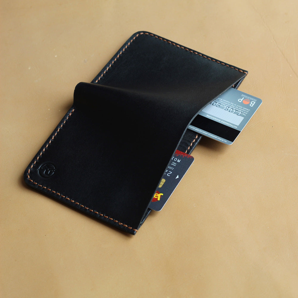 VB4-VERTICAL WALLET (BLACK)