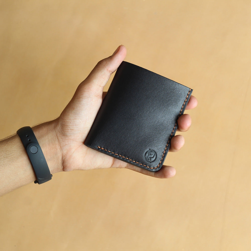 VB4-VERTICAL WALLET (BLACK)