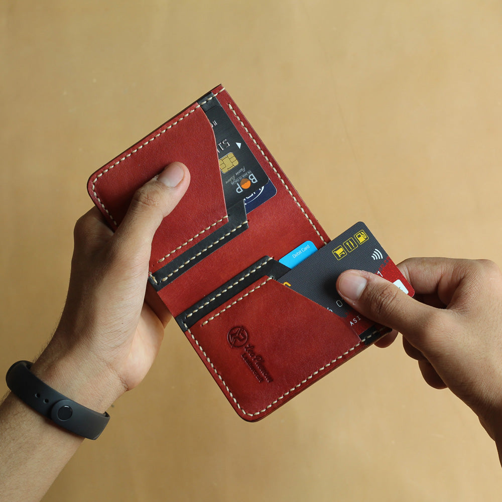 VB4-VERTICAL WALLET (MAROON)